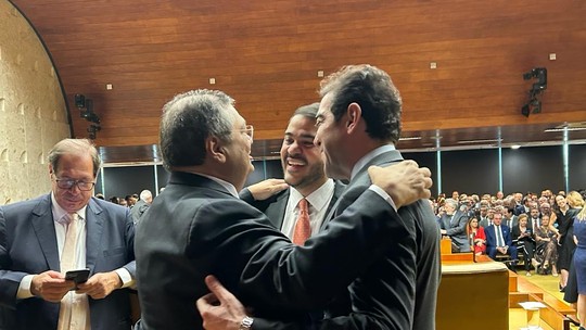 Posse de Barroso junta candidatos que disputam a preferência de Lula para o STF