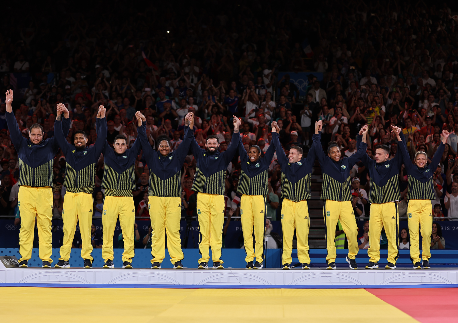 Equipe brasileira de judô conquistou a medalha de bronze nos Jogos de Paris — Foto: Miriam Jeske/COB