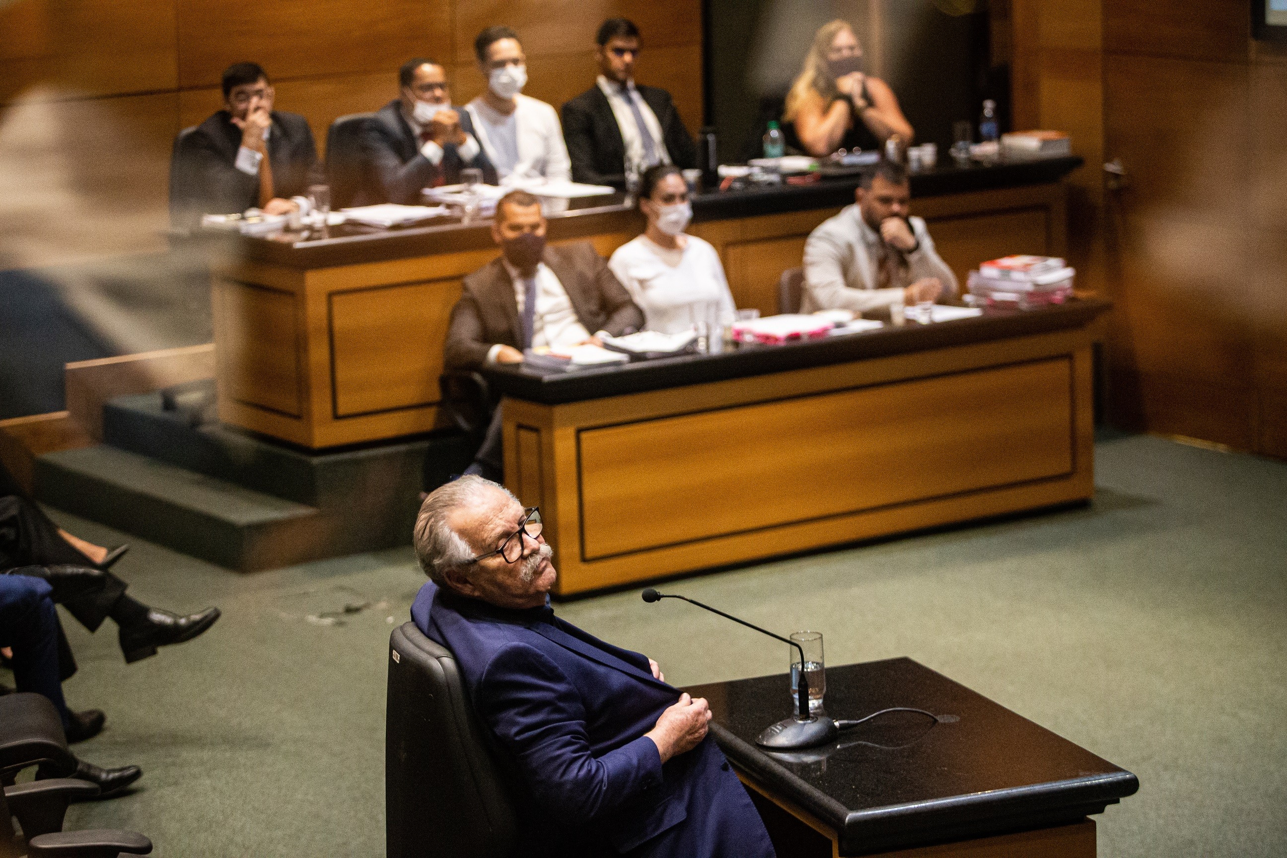 Justiça manda pai de Jairinho apagar ataques contra pai de Henry Borel