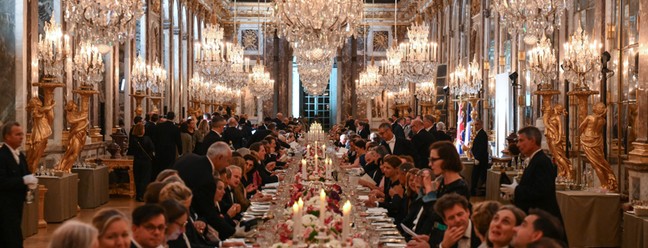 Jantar de gala no Palácio de Versalhes reuniu empresários, políticos e estrelas no Palácio de Versalhes — Foto: AFP