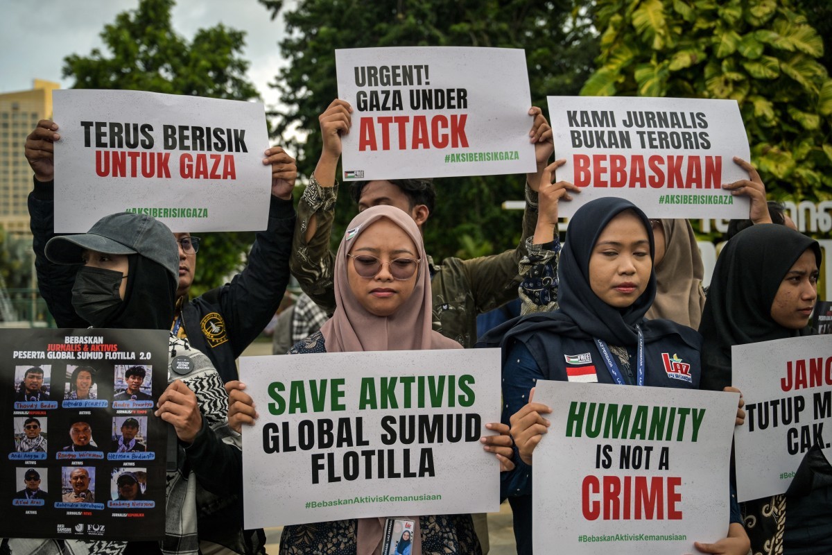 Israel expulsa ativistas estrangeiros de flotilha para Gaza após indignação internacional por vídeo divulgado por ministro