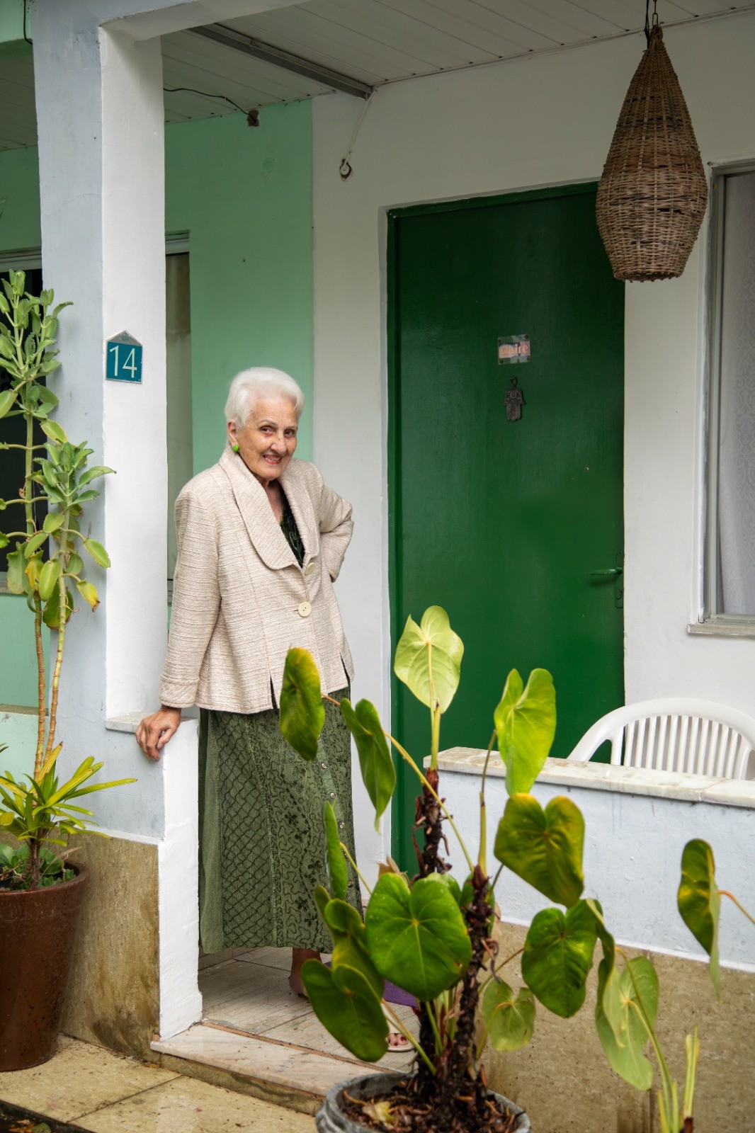 Claire Digonn at her home at Retiro dos Artistas - Exclusive play — Photo: Ana Branco