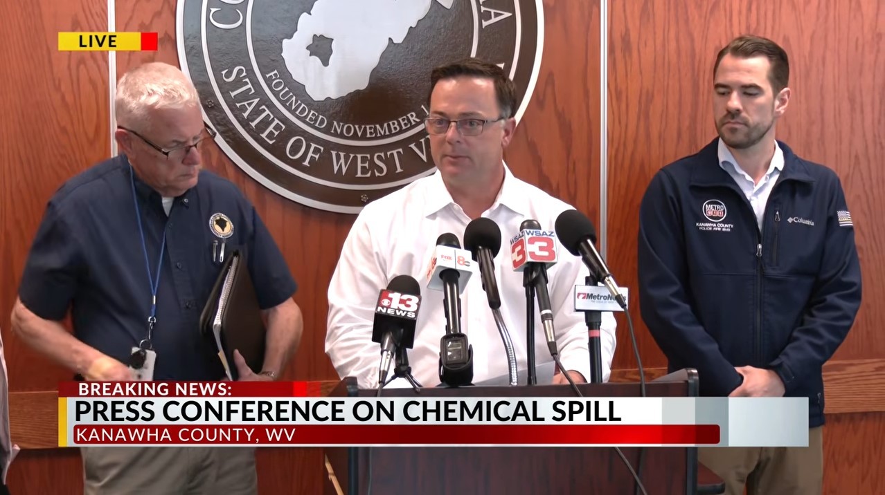 Duas pessoas morrem e 20 são hospitalizadas após 'vazamento químico' em refinaria americana