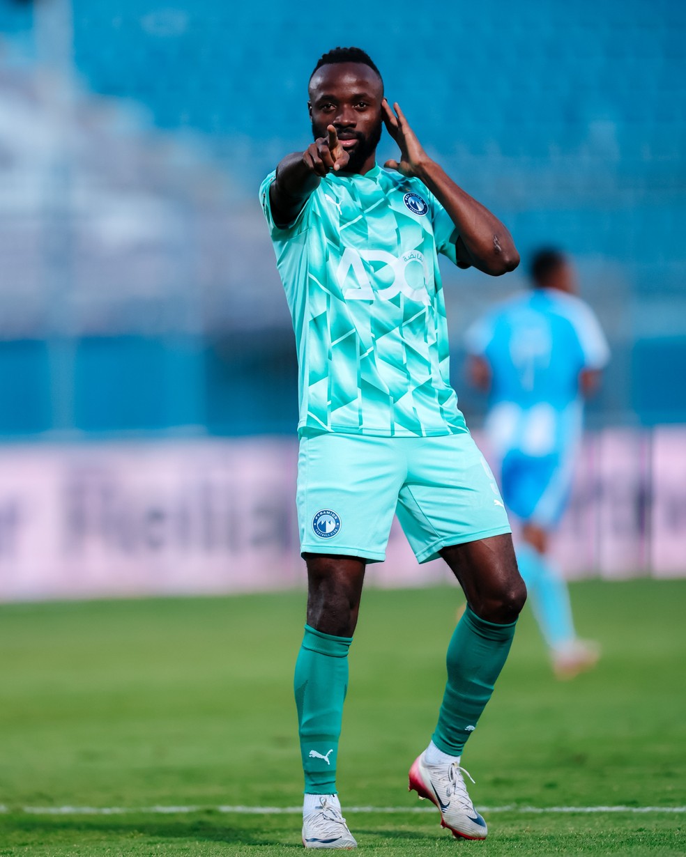 Atacante congolês Fiston Mayele, referência do Pyramids (Egito) — Foto: Divulgação/X/Pyramids