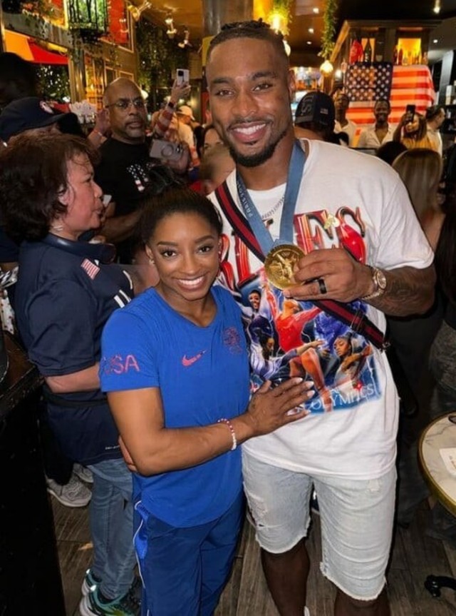 Conheça o marido de Simone Biles, criticado na web por usar medalha de ...