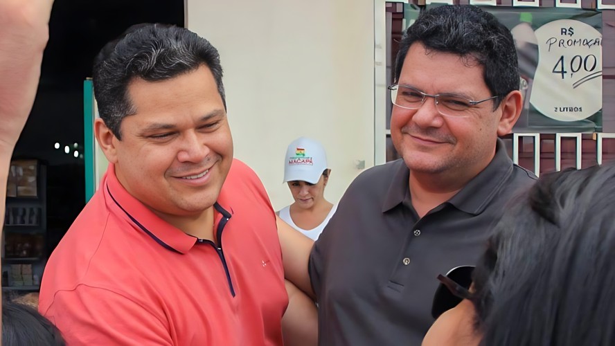Prestígio familiar: Davi Alcolumbre (à esquerda) ao lado de seu irmão Josiel