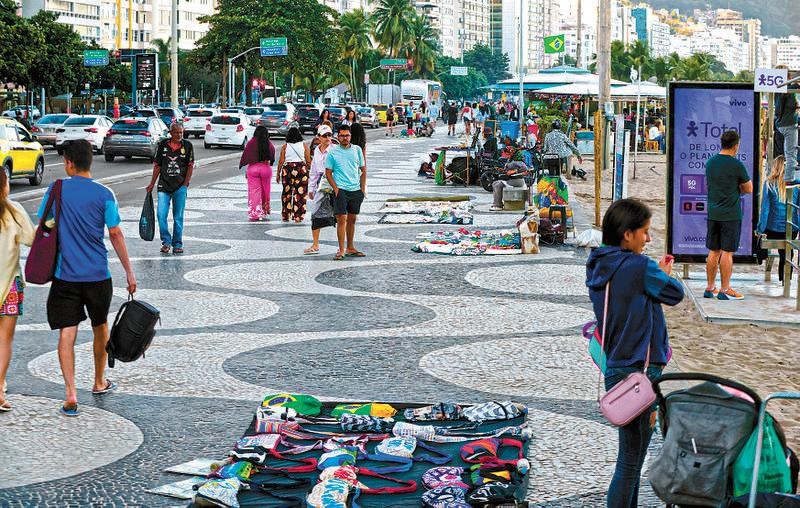 Prefeitura do Rio lança 'Tolerância Zero' para combater desordem na orla