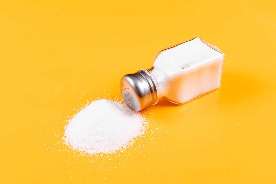 Grandes quantidades de sal de cozinha aumentam a pressão arterial