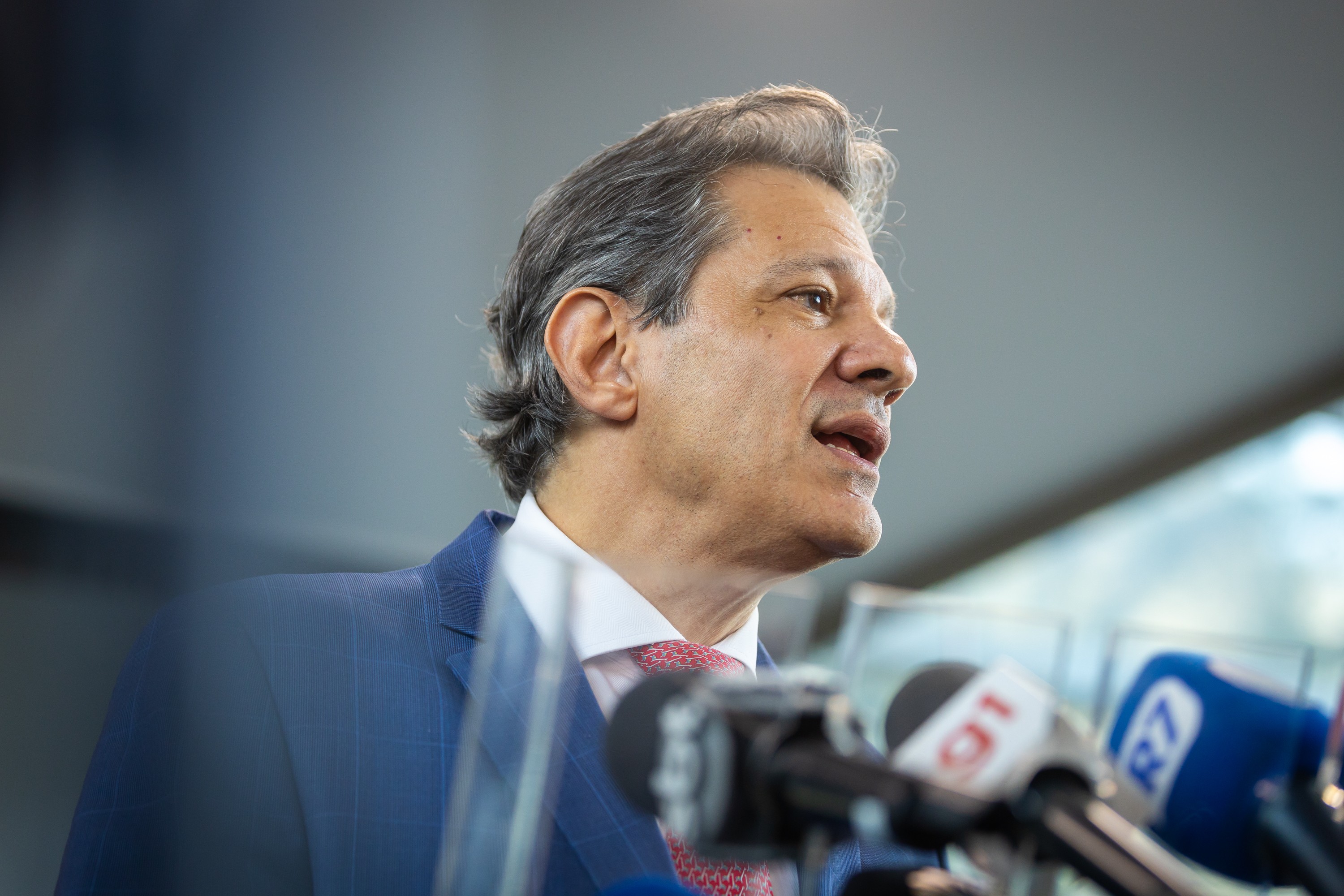Haddad participa de audiência no Senado sobre isenção do Imposto de Renda
