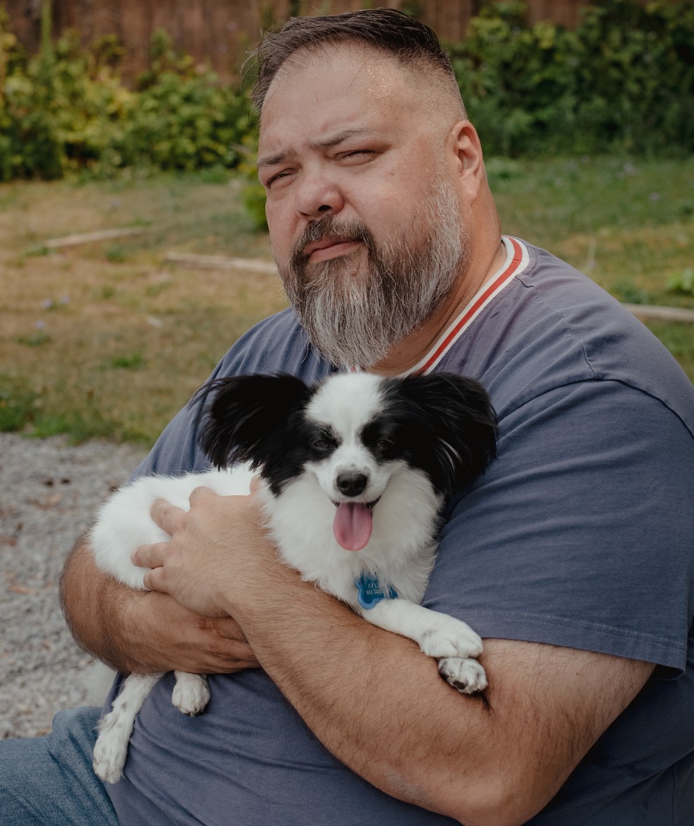 Mais de 50 vezes, Allan Brooks pediu ao ChatGPT para verificar a realidade; todas as vezes, o chatbot garantiu que era real. “É uma máquina perigosa em espaço público, sem barreiras de proteção”, disse — Foto: Chloe Ellingson/The New York Times