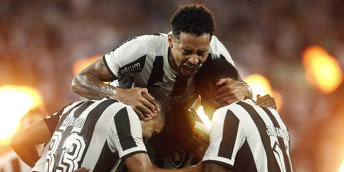 Botafogo bate o Vitória e sai na frente na disputa pela vaga às oitavas