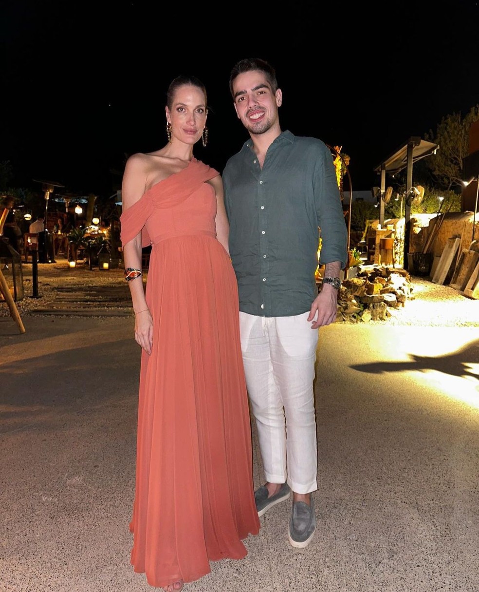João Guilherme Silva e namorada Schynaider Moura no casamento de Rolando e Celina — Foto: Reprodução/Instagram