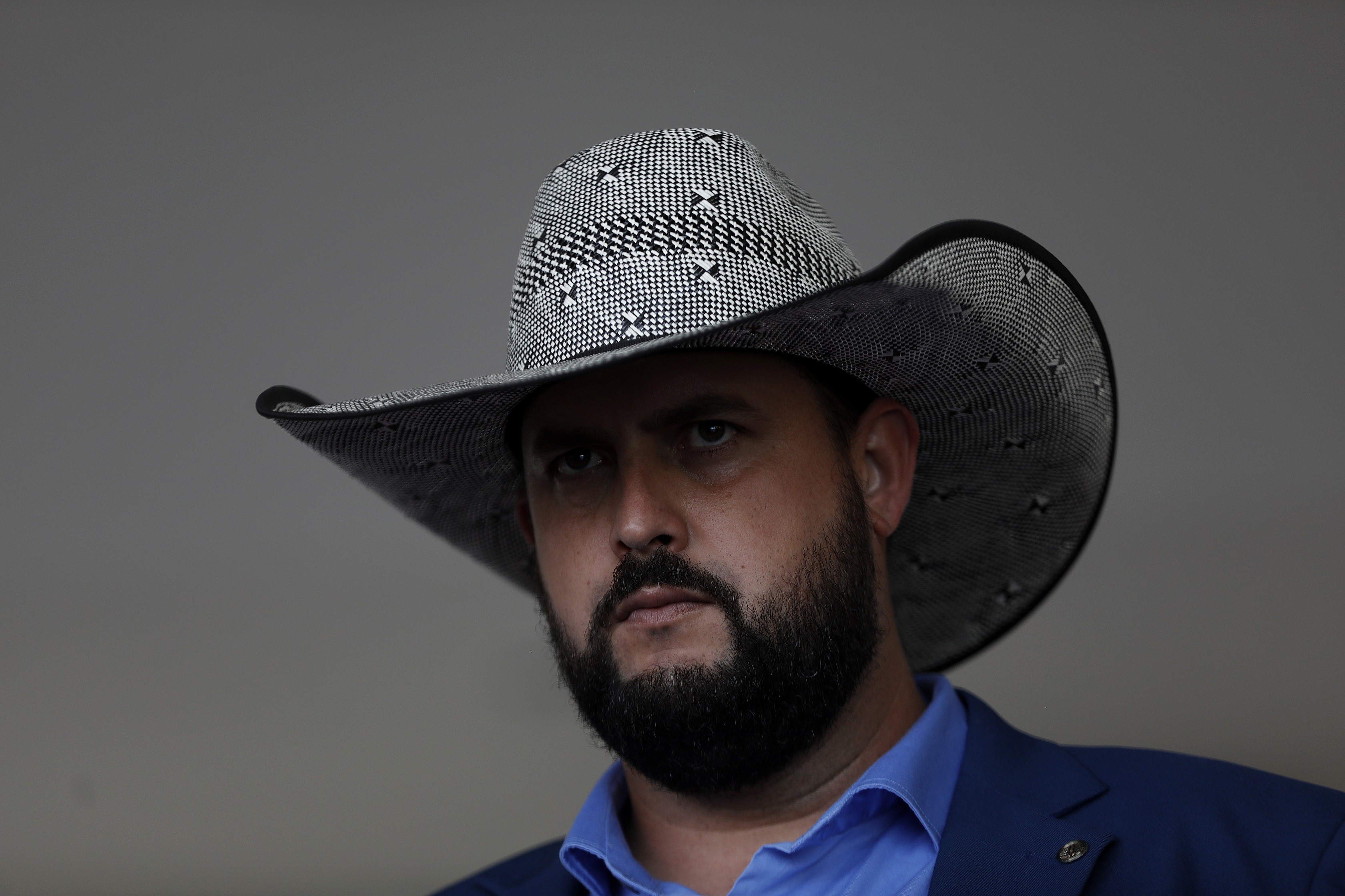 Deputado que quer barrar reajuste do Bolsa Família tomou posse de tornozeleira eletrônica
