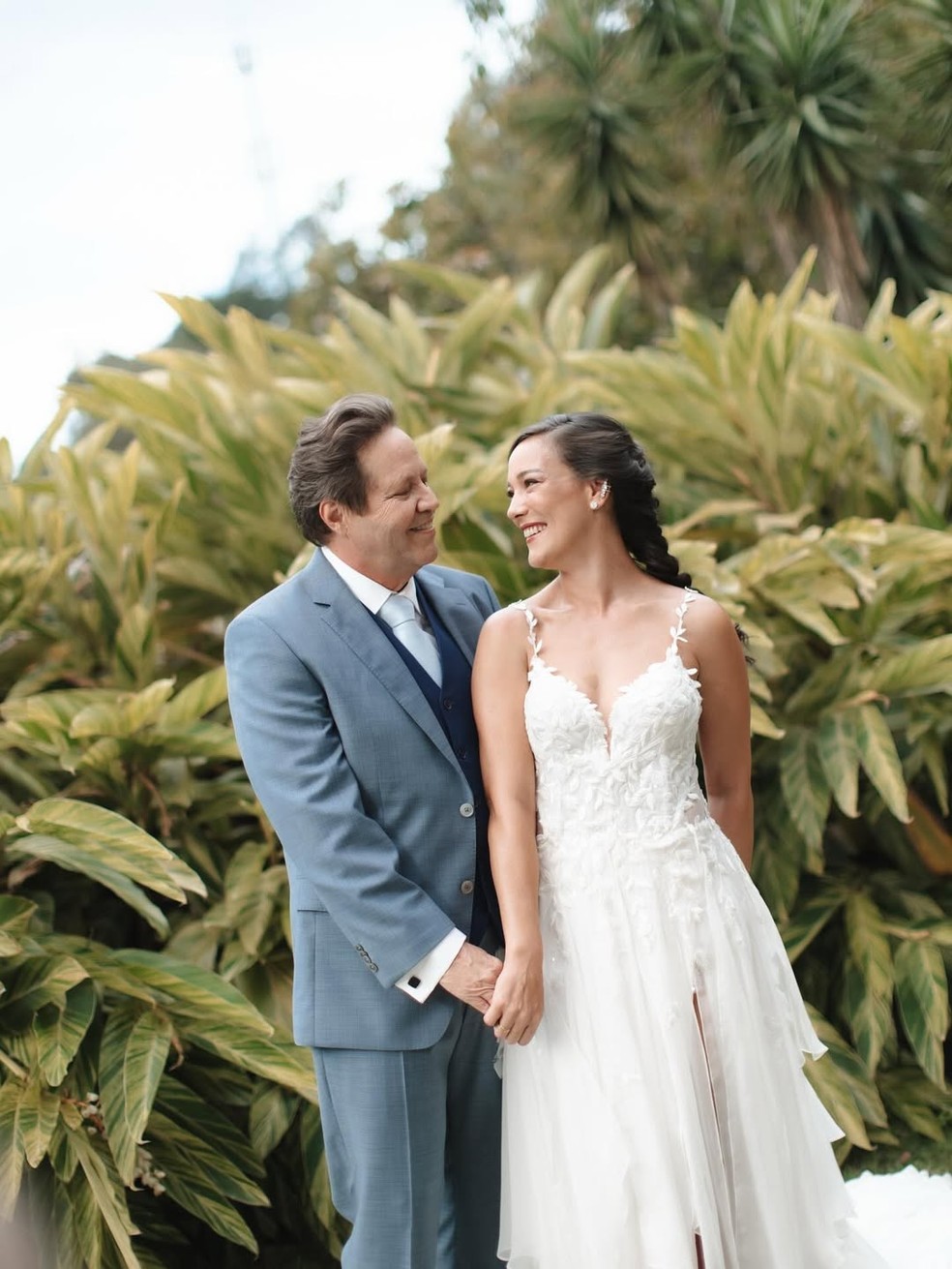 Casamento de Adriana Birolli com diretor gera debate sobre etarismo nas redes — Foto: Divulgação @venamorifotografia