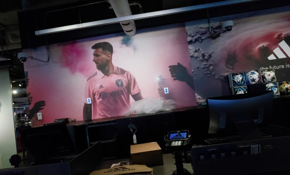 Como a camisa rosa do Messi se tornou o maior fenômeno de marketing ...