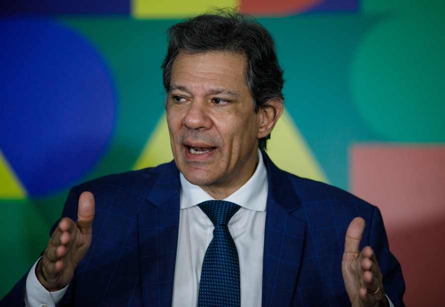 Economia deve crescer 2,5% em 2025 e acomodar inflação, diz Haddad