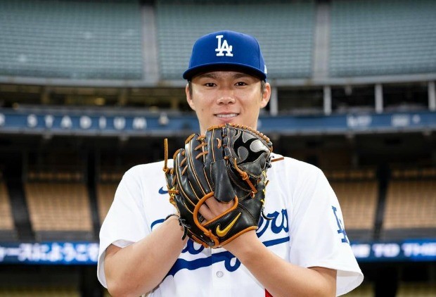 Yoshinobu Yamamoto (Los Angeles Dodgers, MLB, 325 milhões) — Foto: Reprodução