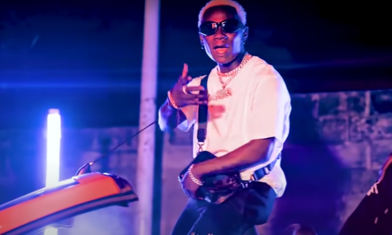 Conheça Mc Baba, o rapper surdo que viralizou com música em que não usa palavras identificáveis