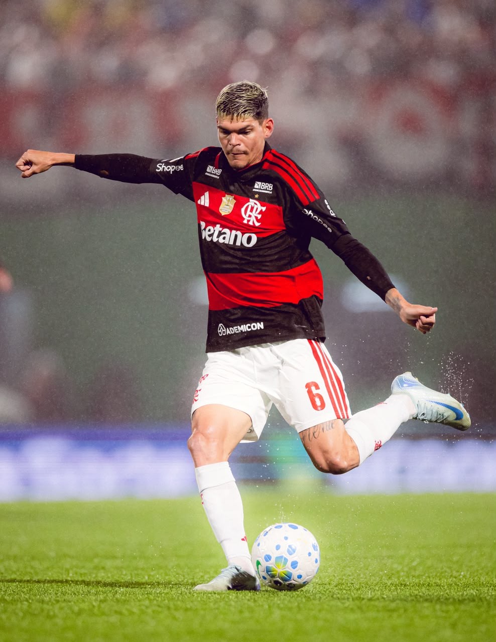 Ayrton Lucas abre o jogo e reconhece oscilação técnica após triunfo do Flamengo no Rio