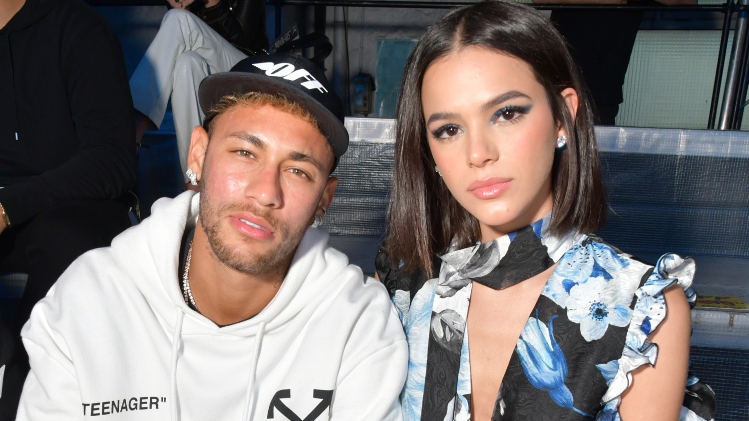 Bruna Marquezine fala sobre os desafios emocionais ao namorar Neymar