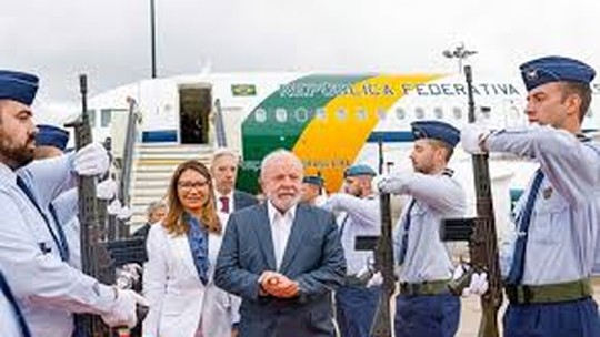 Lula decide ir à França no fim do mês e, na mesma viagem, pode se encontrar com o Papa