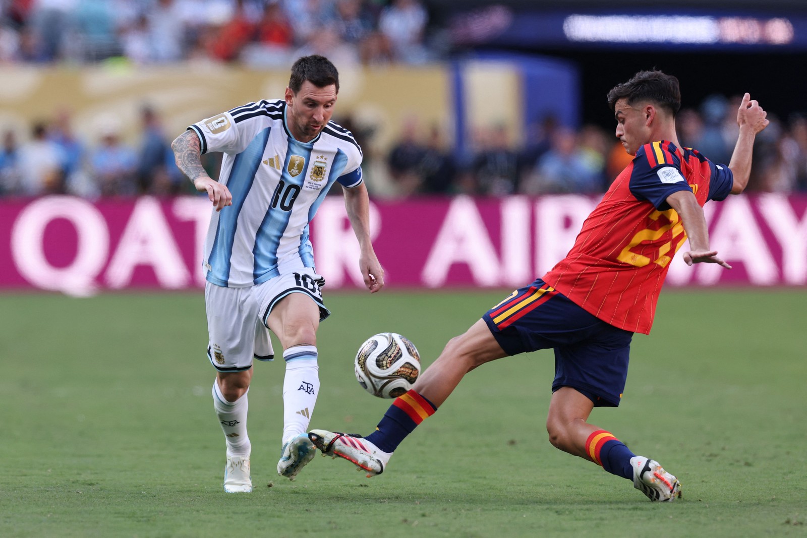 Messi e Cubarsí na final da Copa do Mundo de 2026 — Foto: Carl Recine/Getty Images/AFP