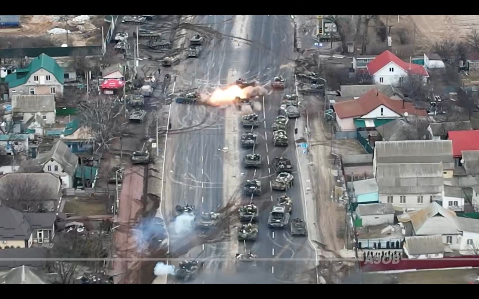 Batalha de tanques no distrito de BrovaryAZOV HANDOUT via REUTERS