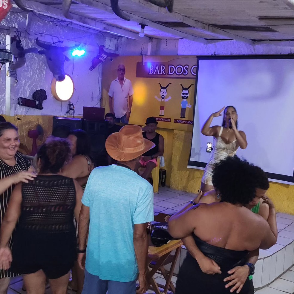 Bar dos Cornos, no Recife: concurso de chifrudo  Foto: Divulgao
