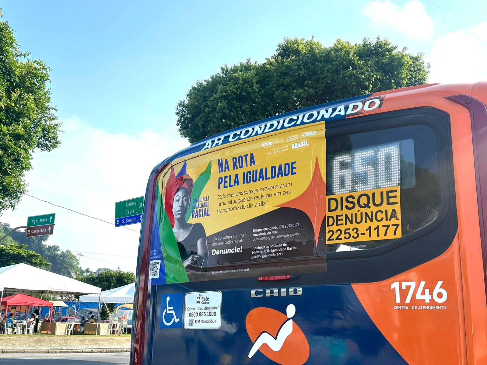 Campanha contra racismo nos ônibus é lançada no Rio: 'Transporte é lugar de dignidade', diz ministra Anielle Franco