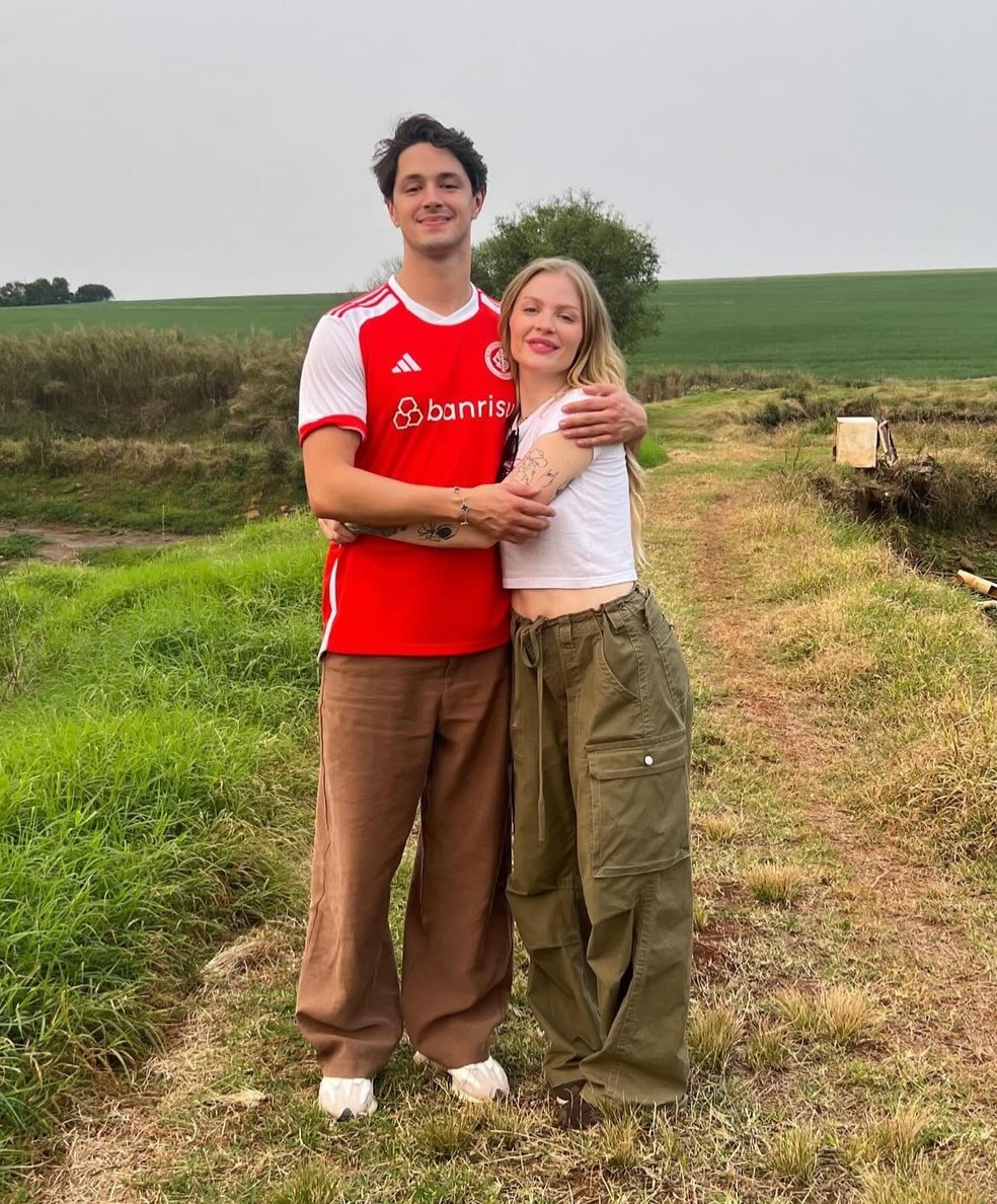 A cantora Luísa Sonza e o namorado, Luis Ribeirinho — Foto: Reprodução/Instagram
