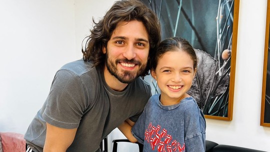 Daniel Rocha e Mari Campolongo farão  'Luz', nova produção infantojuvenil da Netflix