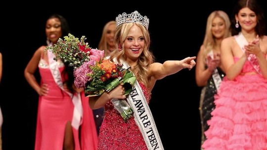 Adolescente com síndrome de Down conquista título de Miss em competição nos Estados Unidos