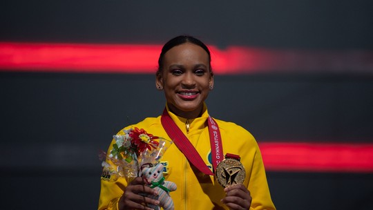 Rebeca Andrade é premiada com o Faz a Diferença na categoria Esportes