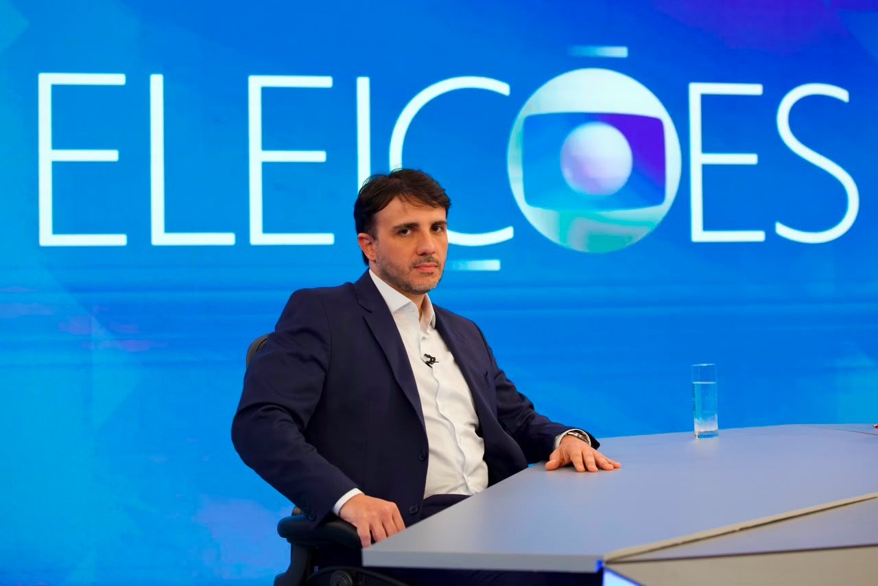 Na TV Globo, Renan Santos critica relação com a China, defende bomba atômica e prega medidas de exceção na segurança - QTU Questões do Universo