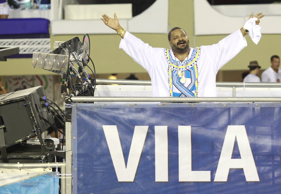 Arlindo Cruz durante desfile da Vila Isabel, em 2012 — Foto: Fabio Rossi / Agência O Globo