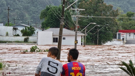 Chuva já deixa 29 mortos e 60 desaparecidos no Rio Grande do Sul, diz Leite: 'Infelizmente,  número vai aumentar'