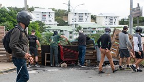 Dois mortos e centenas de feridos após protestos no território francês da Nova Caledônia
