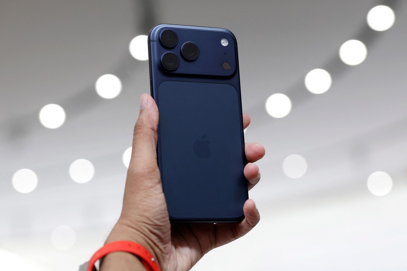 Apple lançou 3 versões do smartphone: iPhone 17, iPhone 17 Pro e iPhone 17 Pro Max. — Foto: JUSTIN SULLIVAN / GETTY IMAGES NORTH AMERICA / Getty Images via AFP