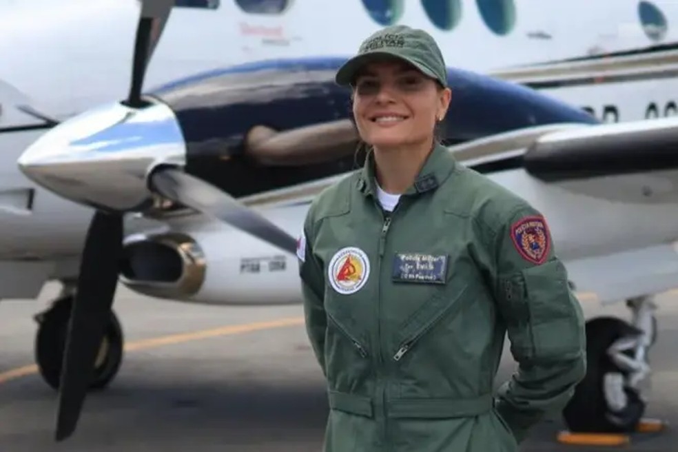 Tenente Gabriela Emília Soares Lacerda Resende foi a primeira mulher da corporação habilitada a pilotar aeronaves de asas fixas — Foto: Divulgação | PMMG