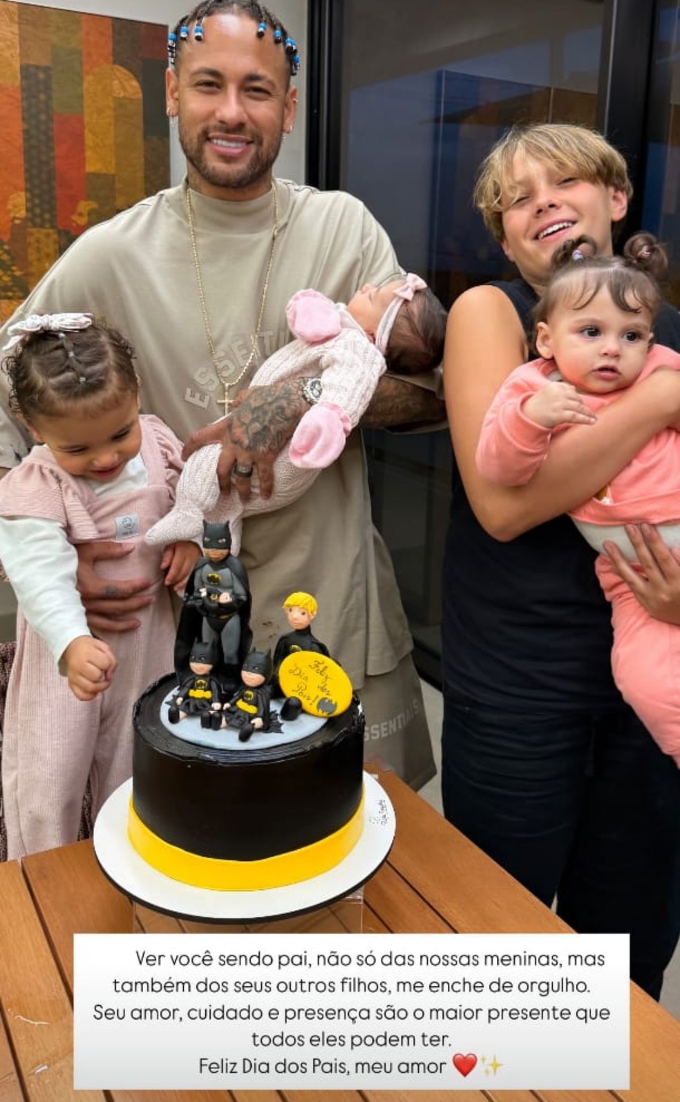 Neymar Jr. postou foto com os 4 filhos no Dia dos Pais — Foto: Reprodução Instagram