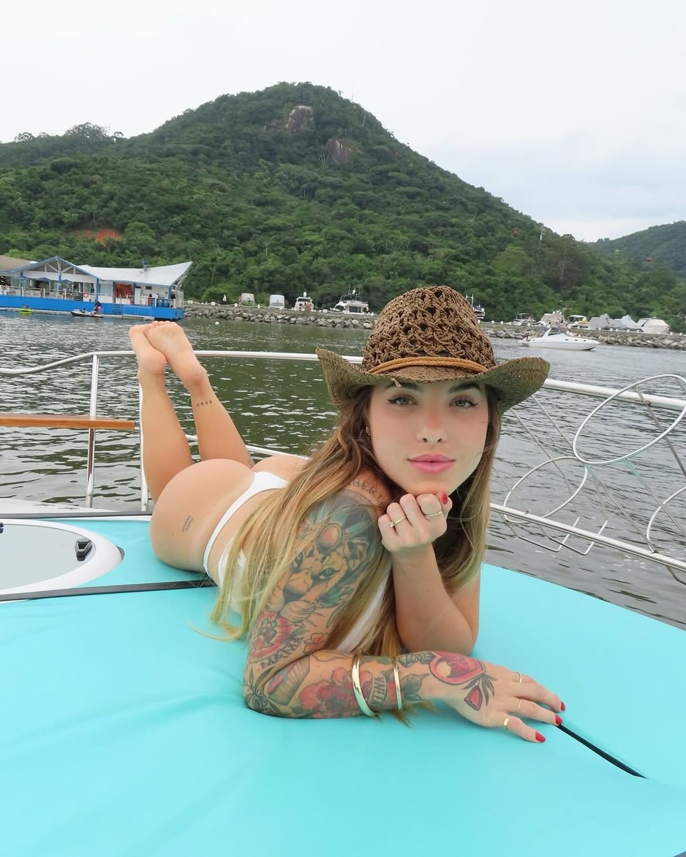 Após deixar cenas explícitas, influenciadora Sophie Buttini expõe ofertas inusitadas feitas por famosos — Foto: Reprodução Instagram