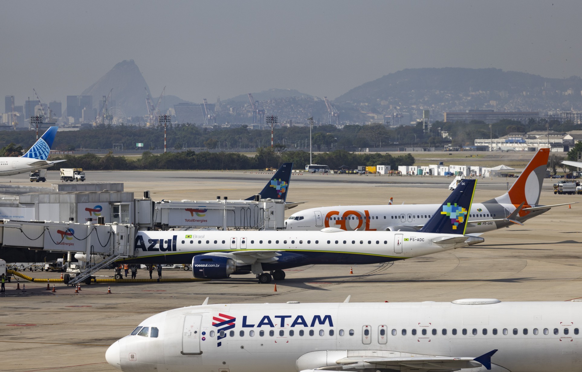 Alta dos combustíveis: preço médio das passagens de Latam, Gol e Azul subiu 32% em março, ante a fevereiro, diz J. P. Morgan