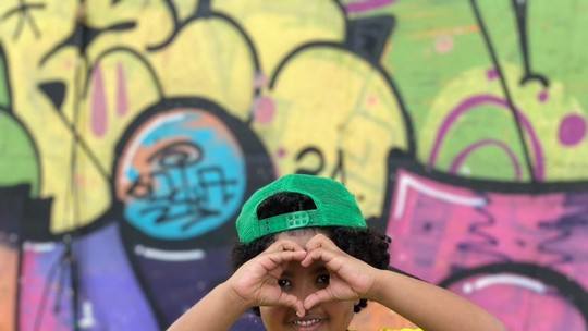 Bruno Mars de Madureira: criança viraliza ao reproduzir vídeo do cantor em bairro carioca 