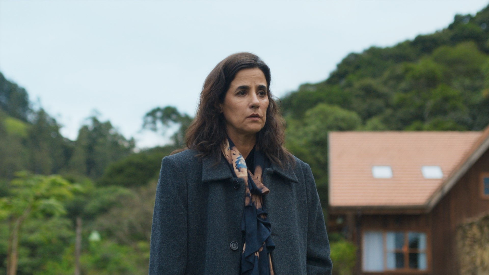 'Os outros': Mariana Lima surgirá como mulher infeliz no casamento e com vícios