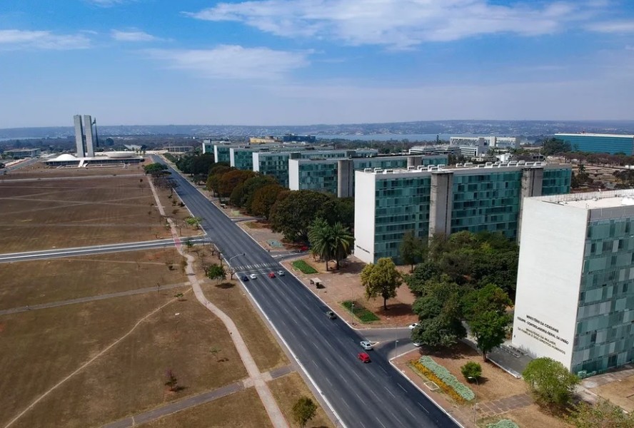 Esplanada dos Ministérios, em Brasília. Mão de obra está concentrada em saúde e educação