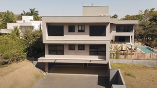 A mansão onde morou Zé Felipe e Virginia, em Goiânia — Foto: Reprodução/Youtube