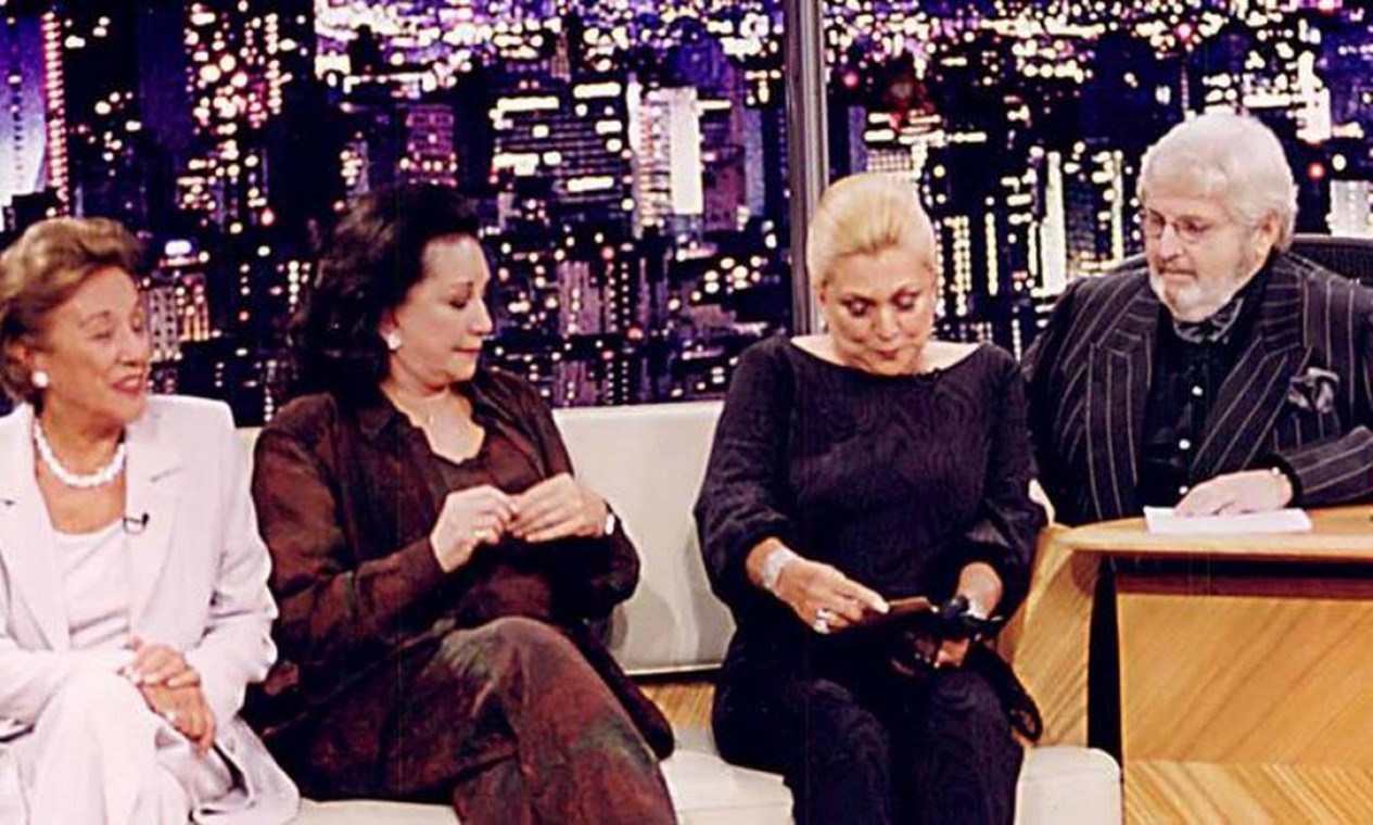 Nair Bello, Lolita Rodrigues e Hebe Camargo estiveram na estreia de "Jo talk show"em abril de 2000 — Foto: TV Globo/Divulgação