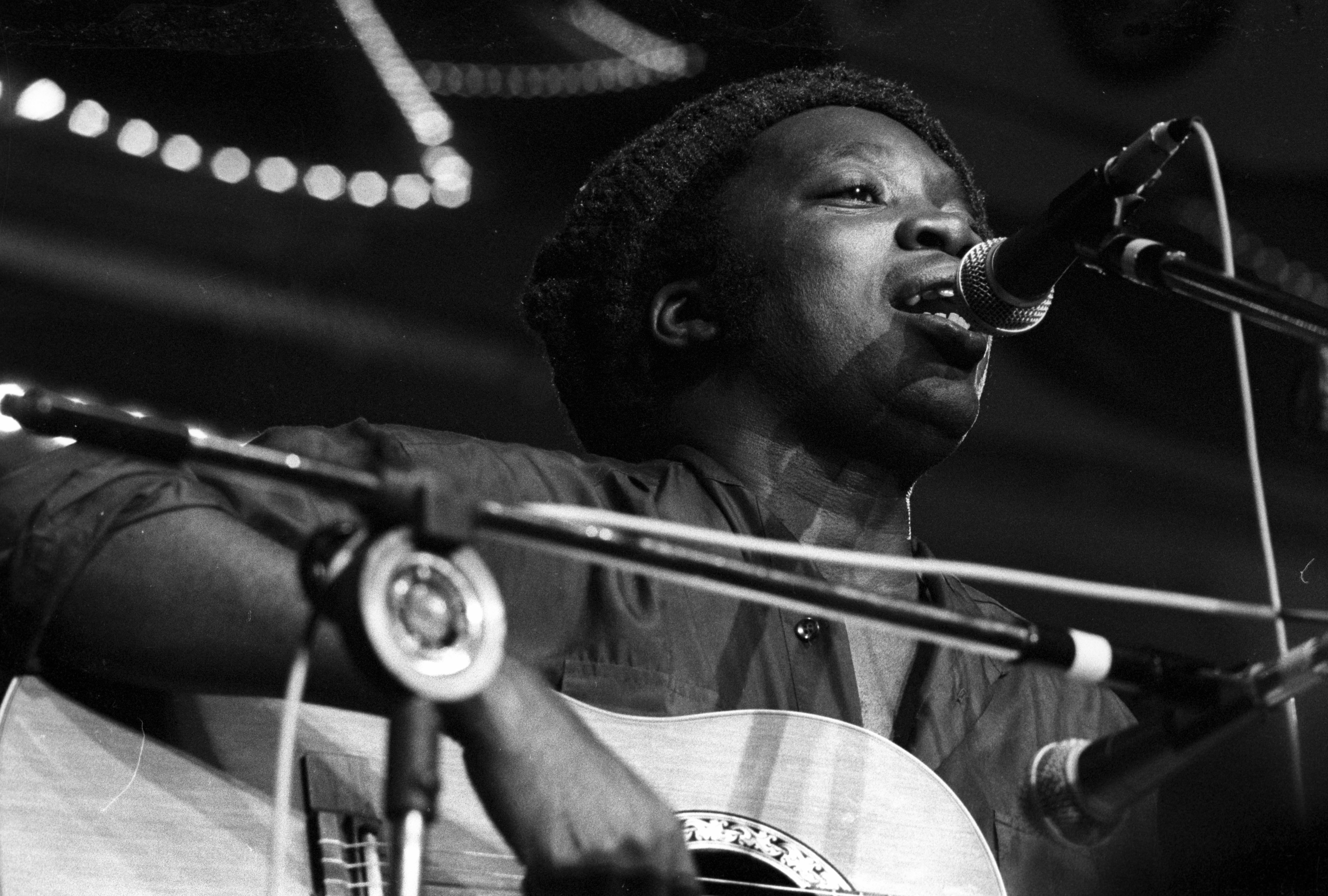 A curiosa história de uma relíquia da MPB de Milton Nascimento com A Barca do Sol, que enfim vira álbum