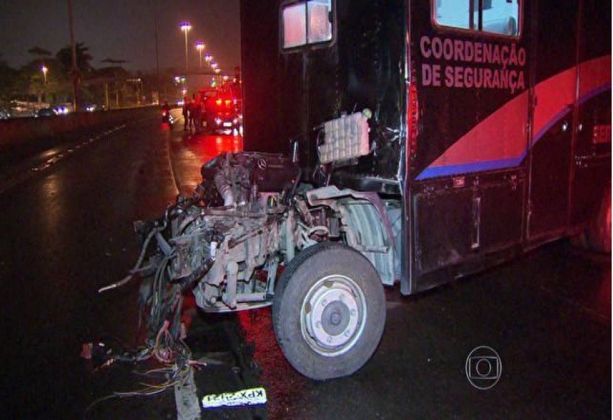 Após acidente na Avenida Brasil, Justiça eleva para R$ 40 mil indenização de servidora que trabalhou 19 horas seguidas - QTU Questões do Universo