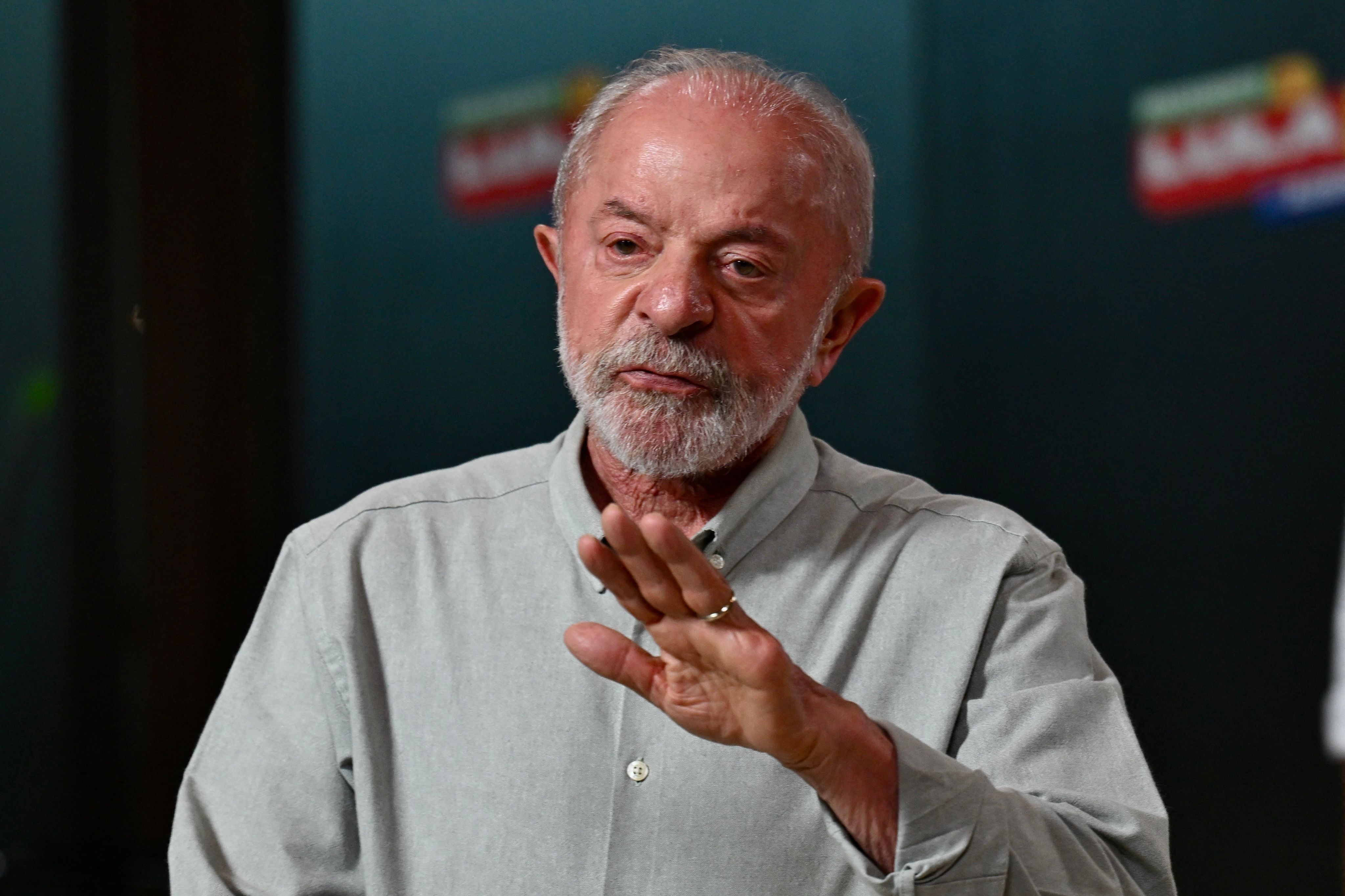 Lula diz que ‘tesouraço’ de Flávio vai tirar dinheiro do pobre e evita comentar Datafolha: 'Não avalio pesquisas' - Foto